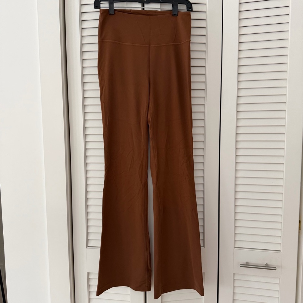 Groove Super-High-Rise Flared
Pant Nulu - Picture 2 of 3